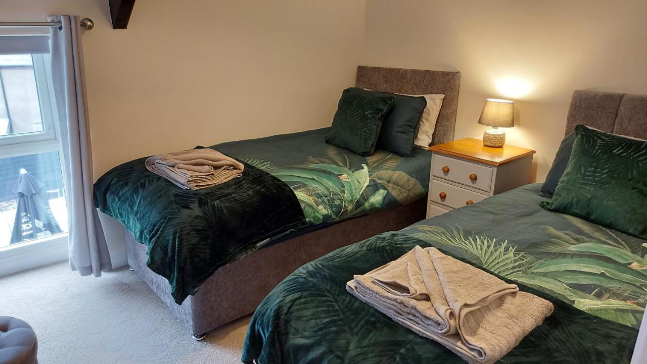 The Cock Hotel Bronllys Екстериор снимка