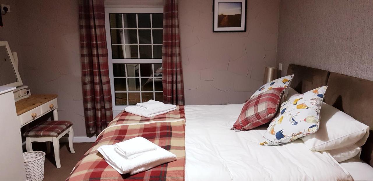The Cock Hotel Bronllys Екстериор снимка