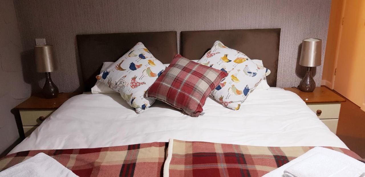 The Cock Hotel Bronllys Екстериор снимка